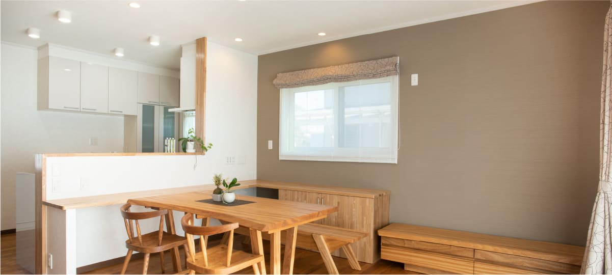 木の温もりを感じるリビング